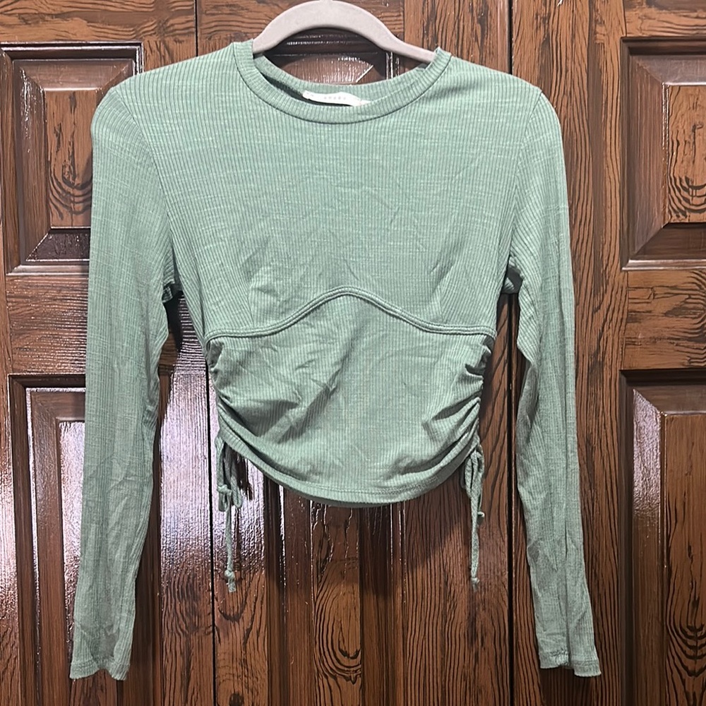 Green Ruched Crop Long Sleeve Top